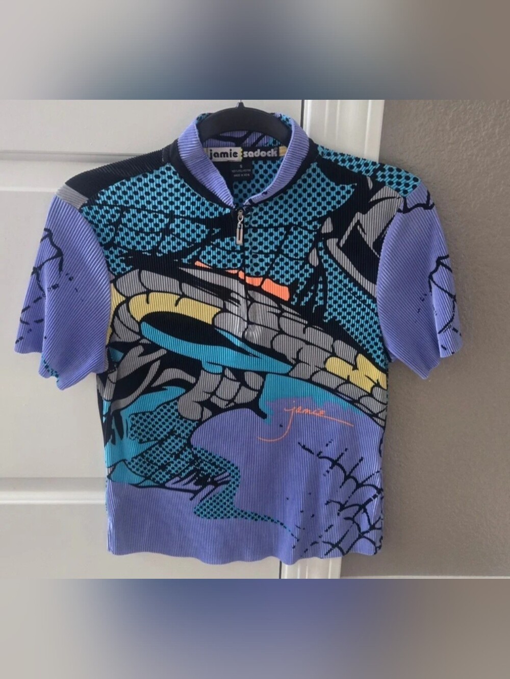 JAMIE SADOCK colorful artsy short sleeve top. Stretchy, fits 38-44" @ chest EUC!